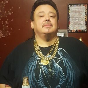 Meet your Posher, Cesar